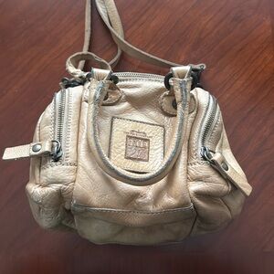 Frye Supple Handbag- Tan